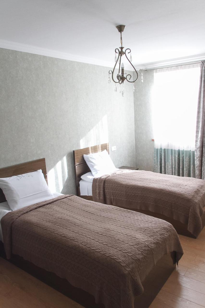 Hotel Sunny Mountain House Kazbegi Esterno foto